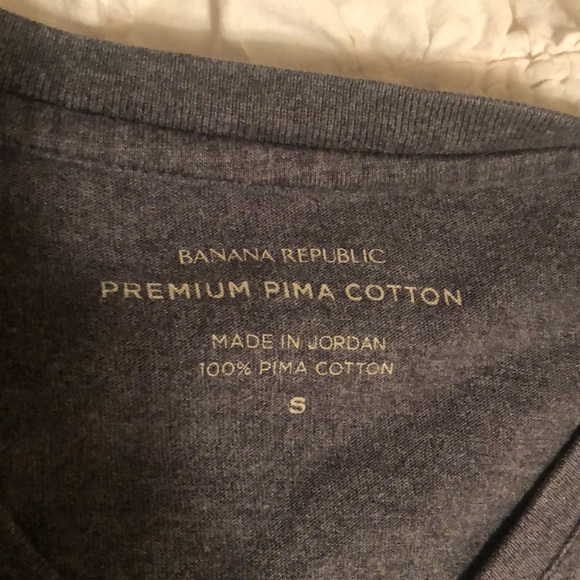 Banana Republic gray t shirt - Picture 1 of 3